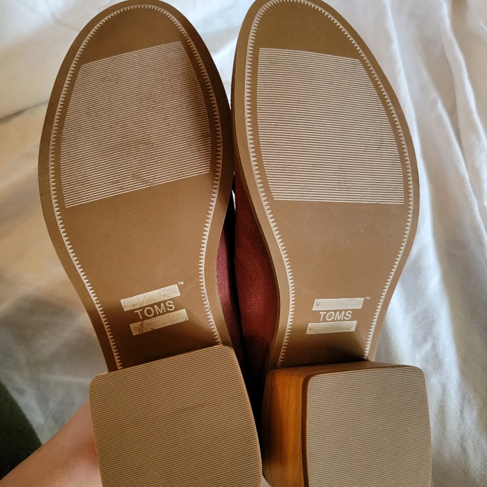 Maroon TOMS Heeled Suede Mules with Tassle Detail - Size 8.5 - Picture 5 of 6